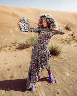 A.I.8 AFRICAN INTELLIGENCE - ORIGIN STORY SHARK HANDBAG