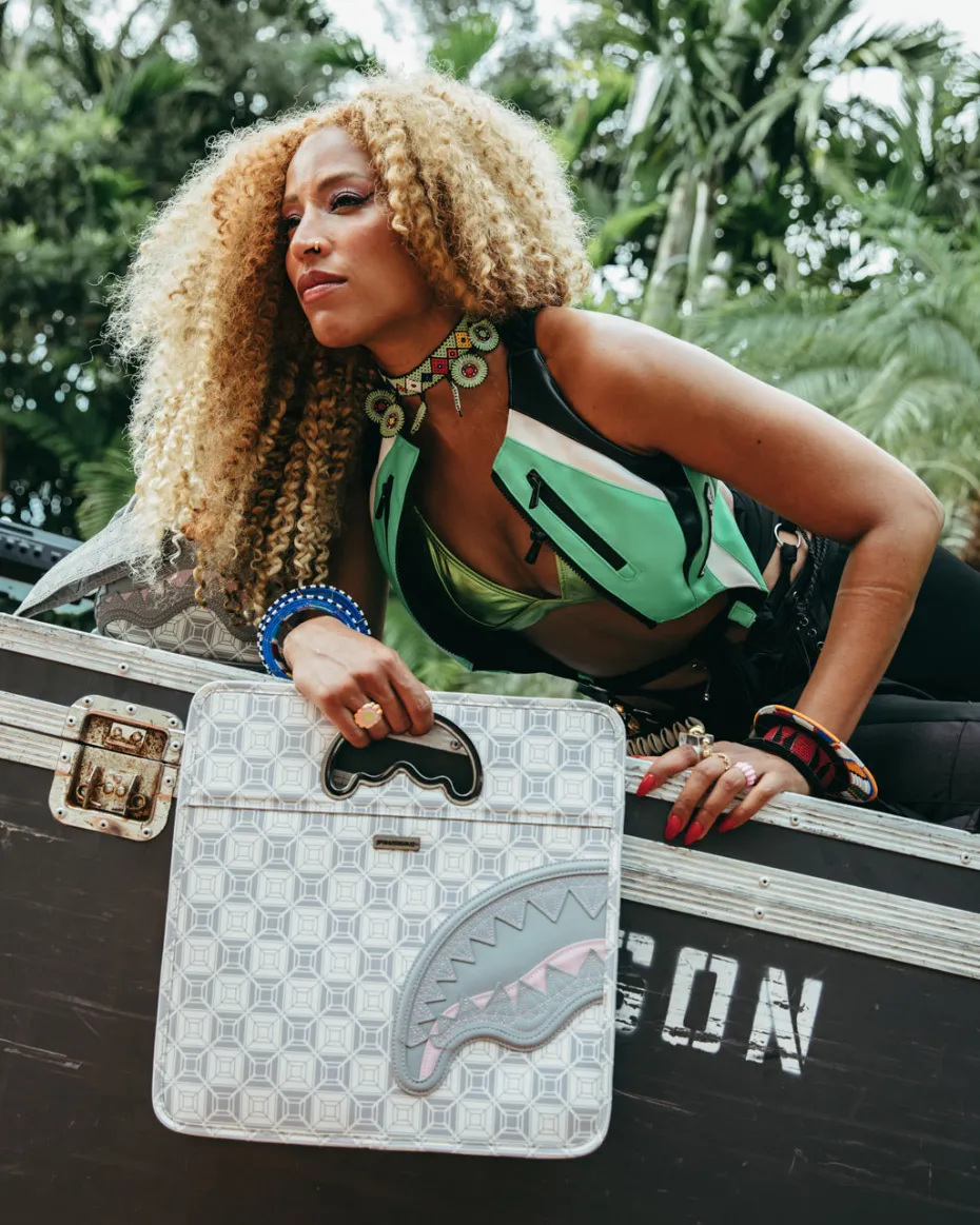 A.I.8 AFRICAN INTELLIGENCE BOOKED & BUSY CITY SAVVY HANDBAG