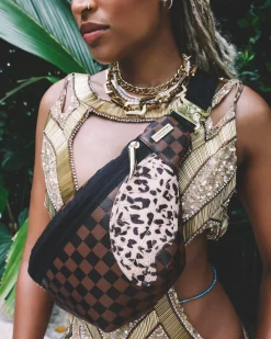 A.i.3 THE LEGACY SAVVY CROSSBODY