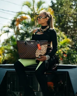 A.i.3 THE LEGACY TOTE