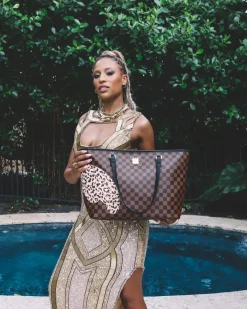 A.i.3 THE LEGACY TOTE