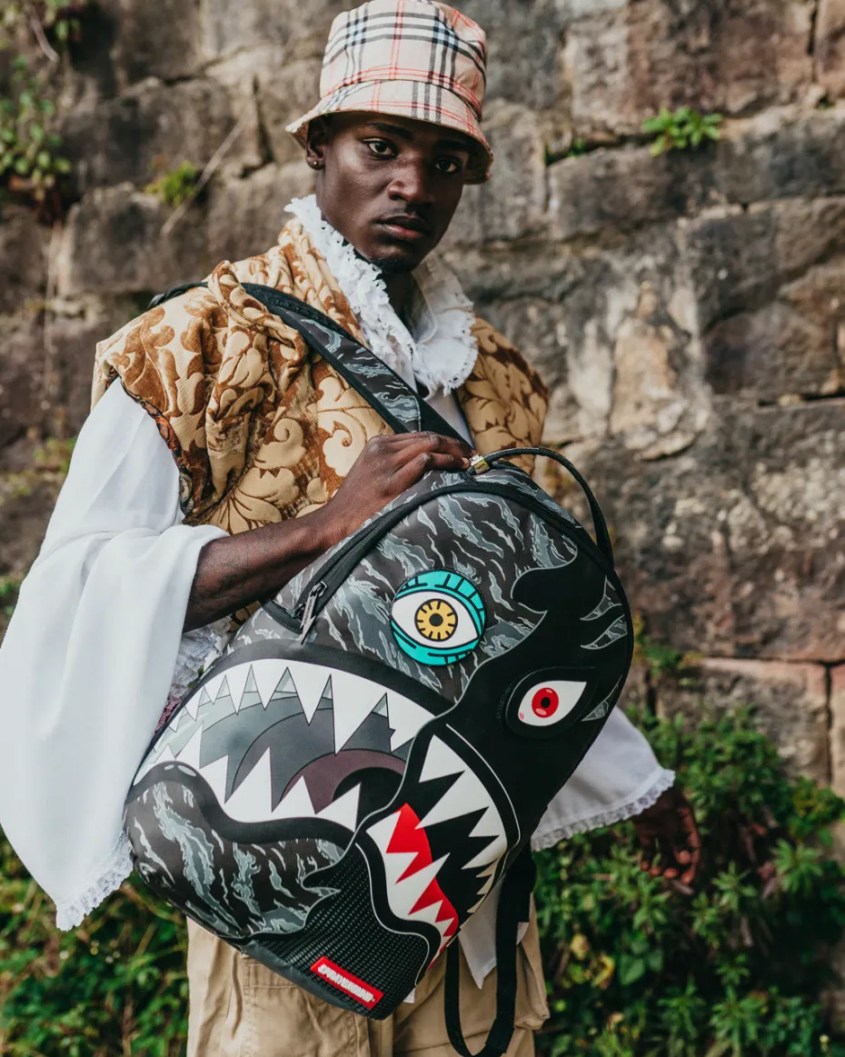 DAZED AND SHARK BACKPACK (DLXV)