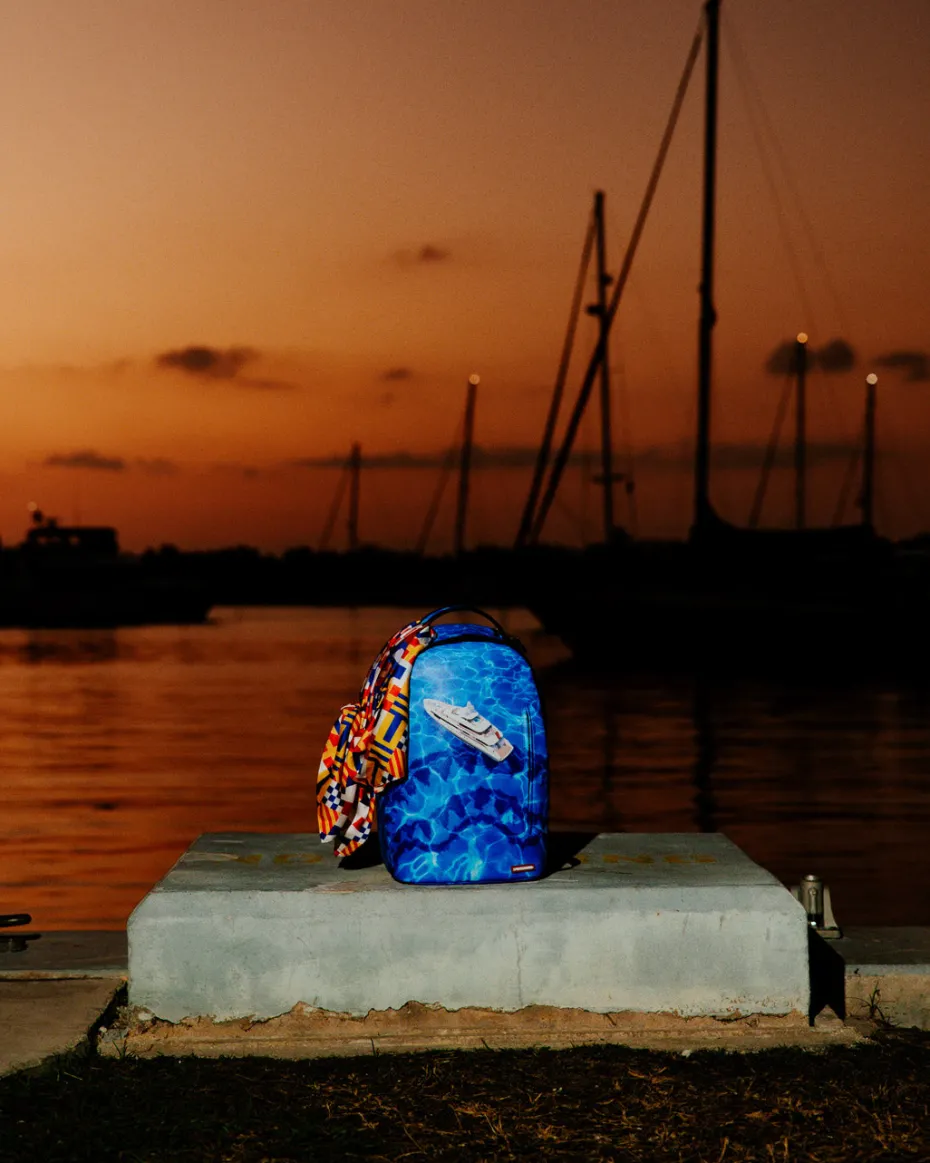 DEEPSEA ESCAPE BACKPACK W/REMOVABLE SCARF
