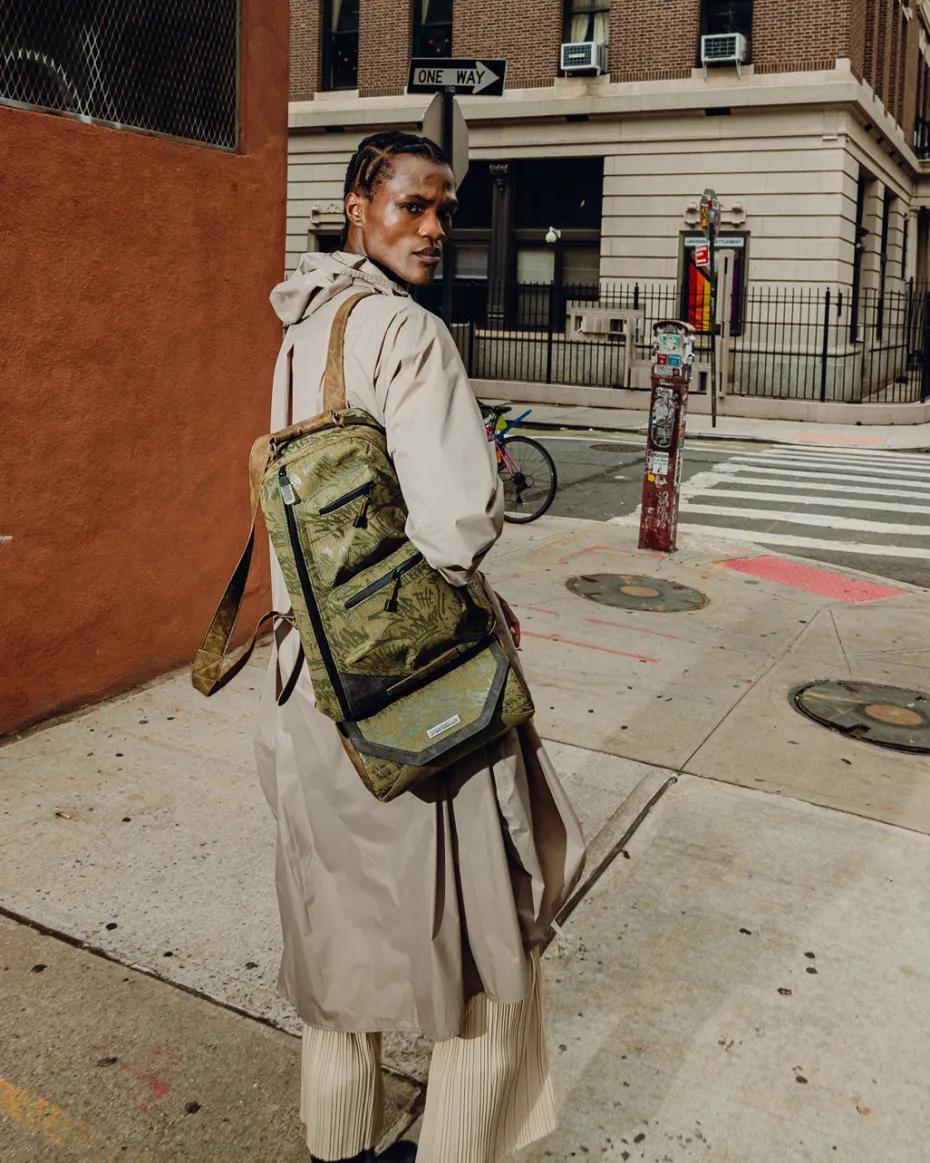 DUNE FREMKIT BACKPACK + CROSSBODY (DESERT SAND)