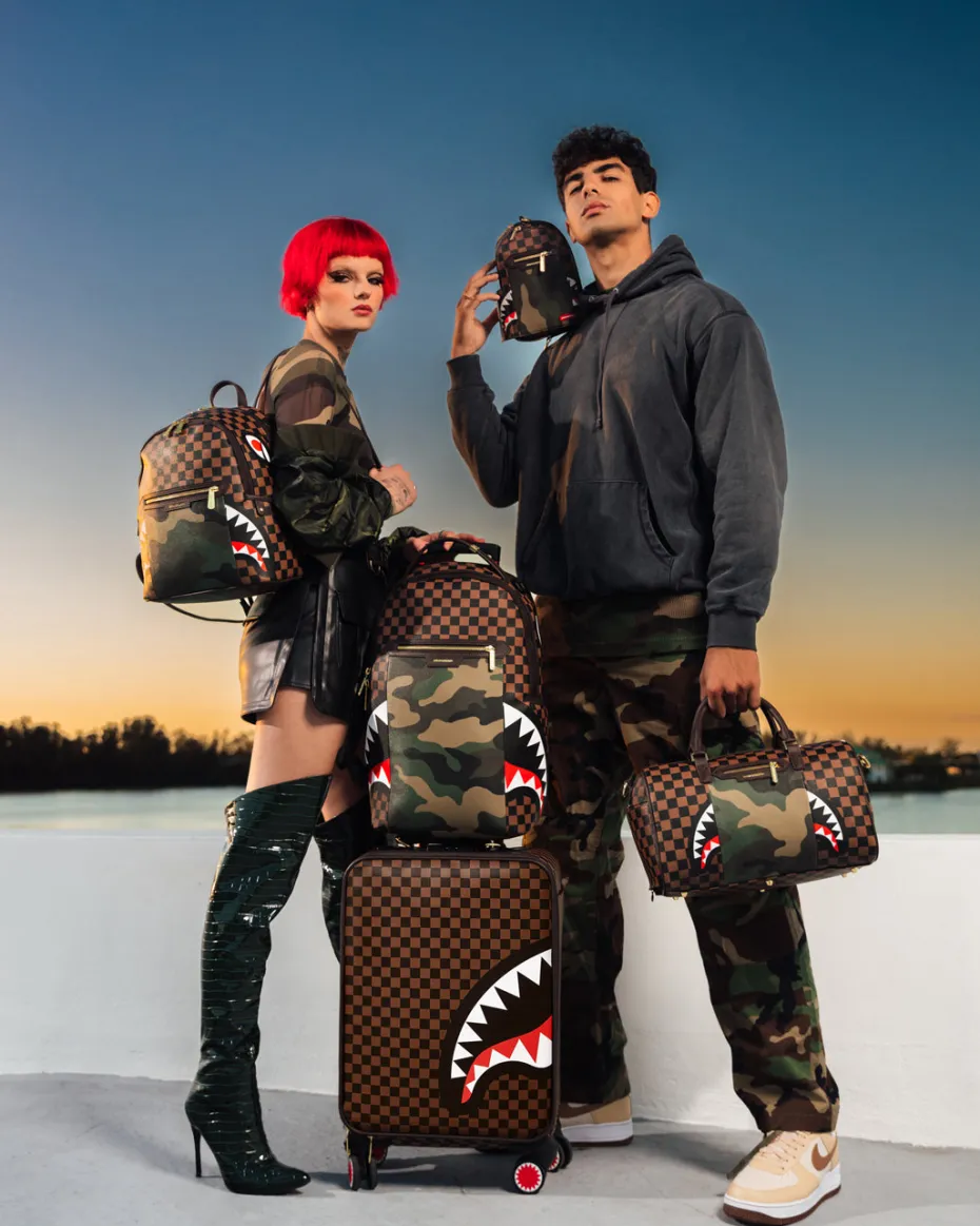 EXTERIOR GOLD ZIP POCKET SHARKS IN PARIS JETSETTER CARRY-ON LUGGAGE