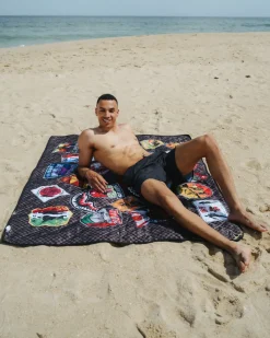 GLOBAL MOGUL UNLIMITED MILES PACKABLE BEACH MAT BLANKET WATER RESISTANT CONVERTIBLE TOTE