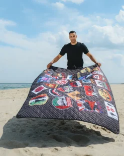 GLOBAL MOGUL UNLIMITED MILES PACKABLE BEACH MAT BLANKET WATER RESISTANT CONVERTIBLE TOTE