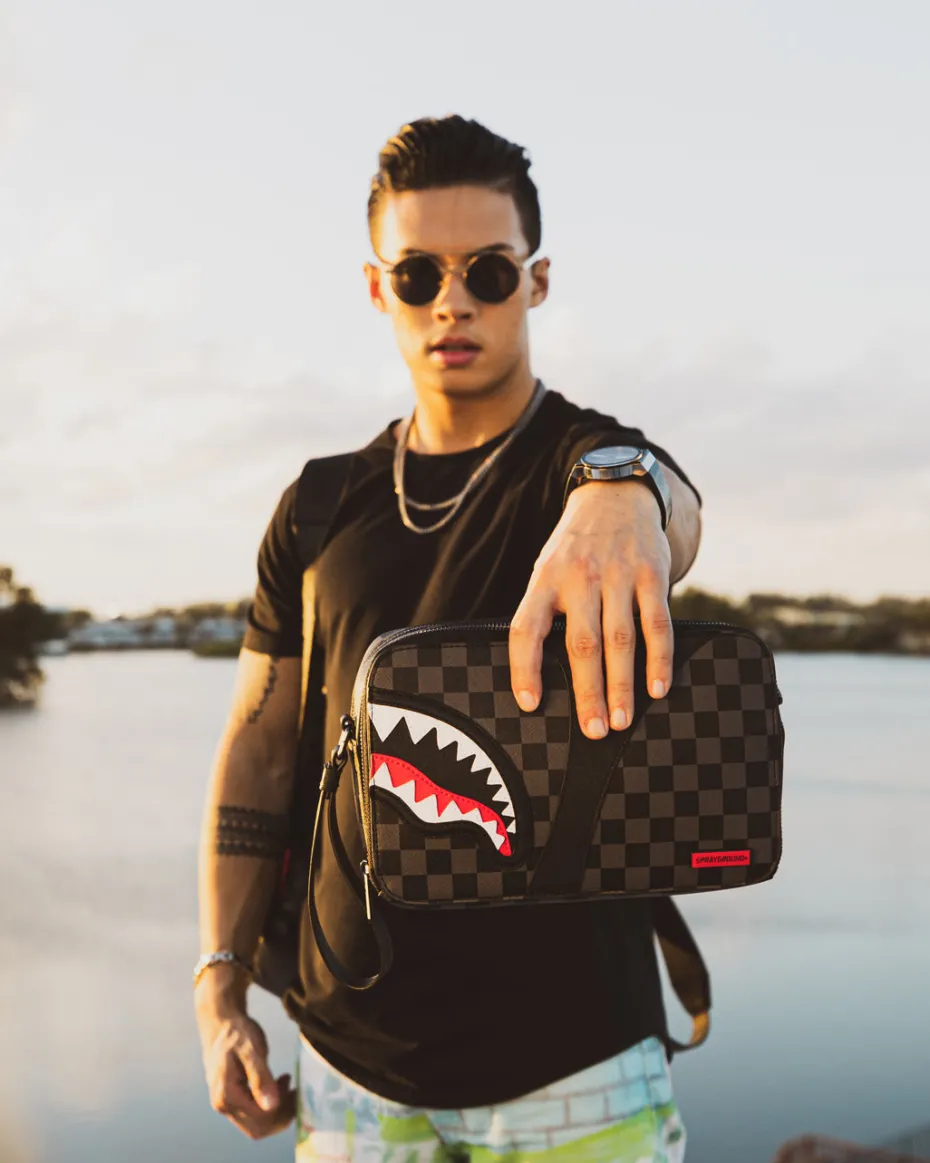HENNY AIIR TO THE THRONE TOILETRY BAG