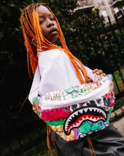 LE MONDE DES GRAFFITIS SAVVY CROSSBODY