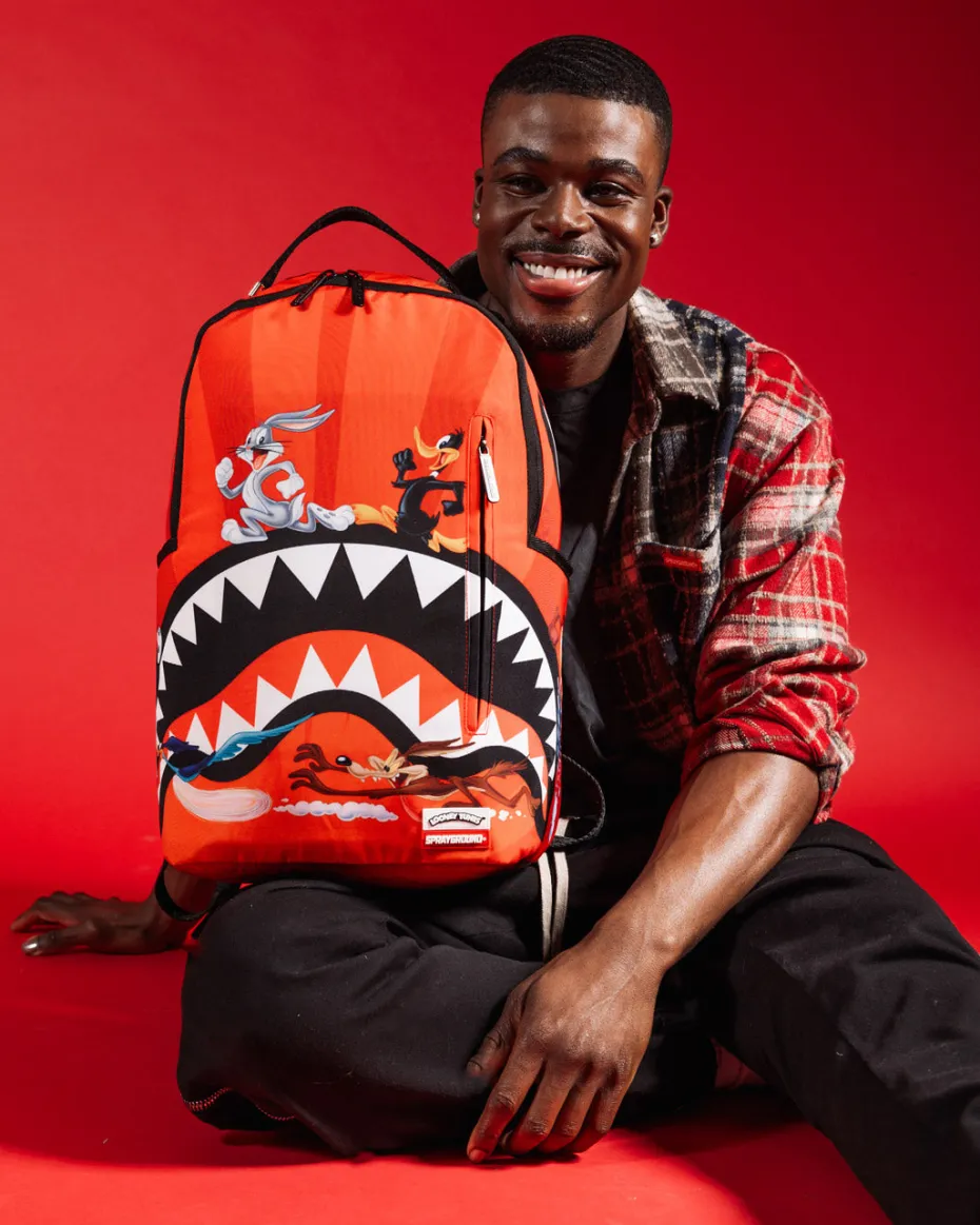 LOONEY TUNES SHARK RUN DLXSR BACKPACK