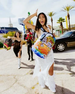 NOAH'S SH-ARK-MOUTH DLXSR BACKPACK