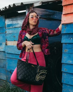 NOIR QUILT GOLD CHAIN SHARK TOTE