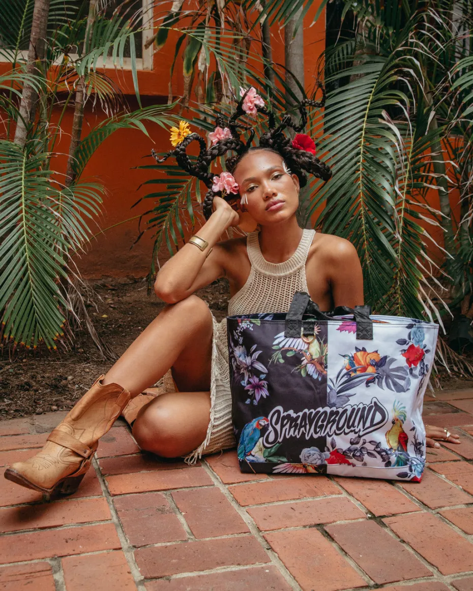 SHADOW FLIGHT BEACH TOTE