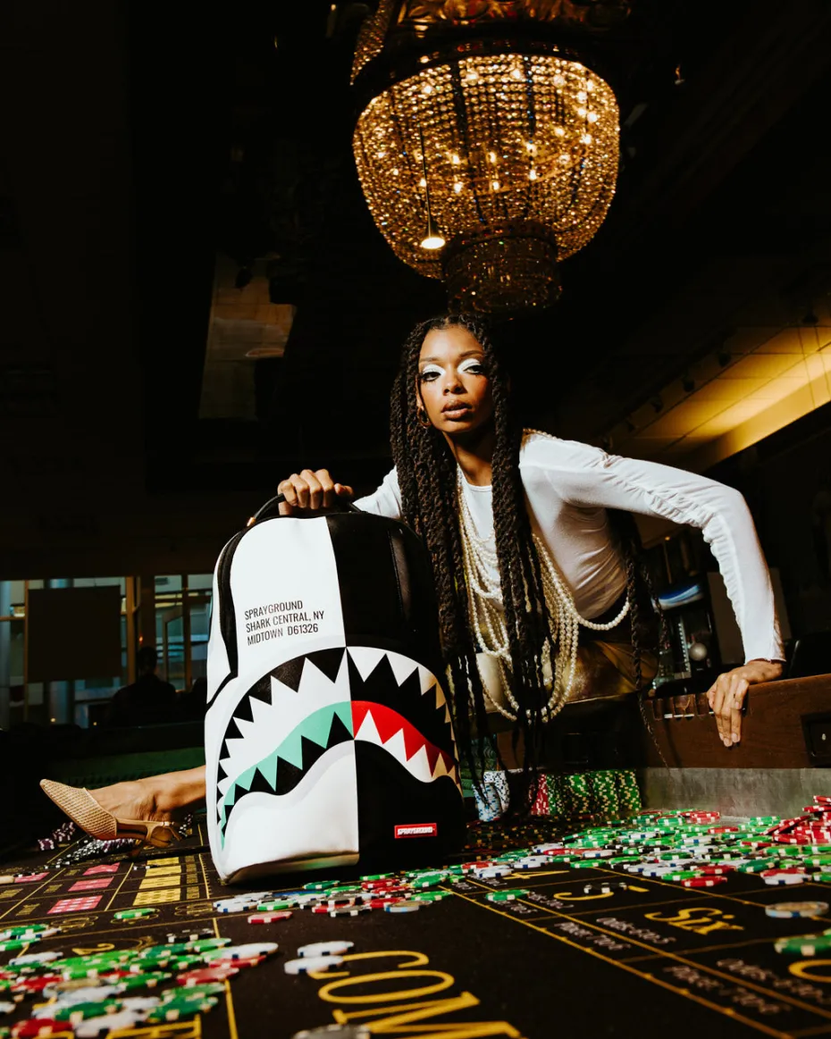 SHARK CENTRAL REFLEX DLXSV BACKPACK