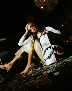 SHARK CENTRAL REFLEX DLXSV BACKPACK