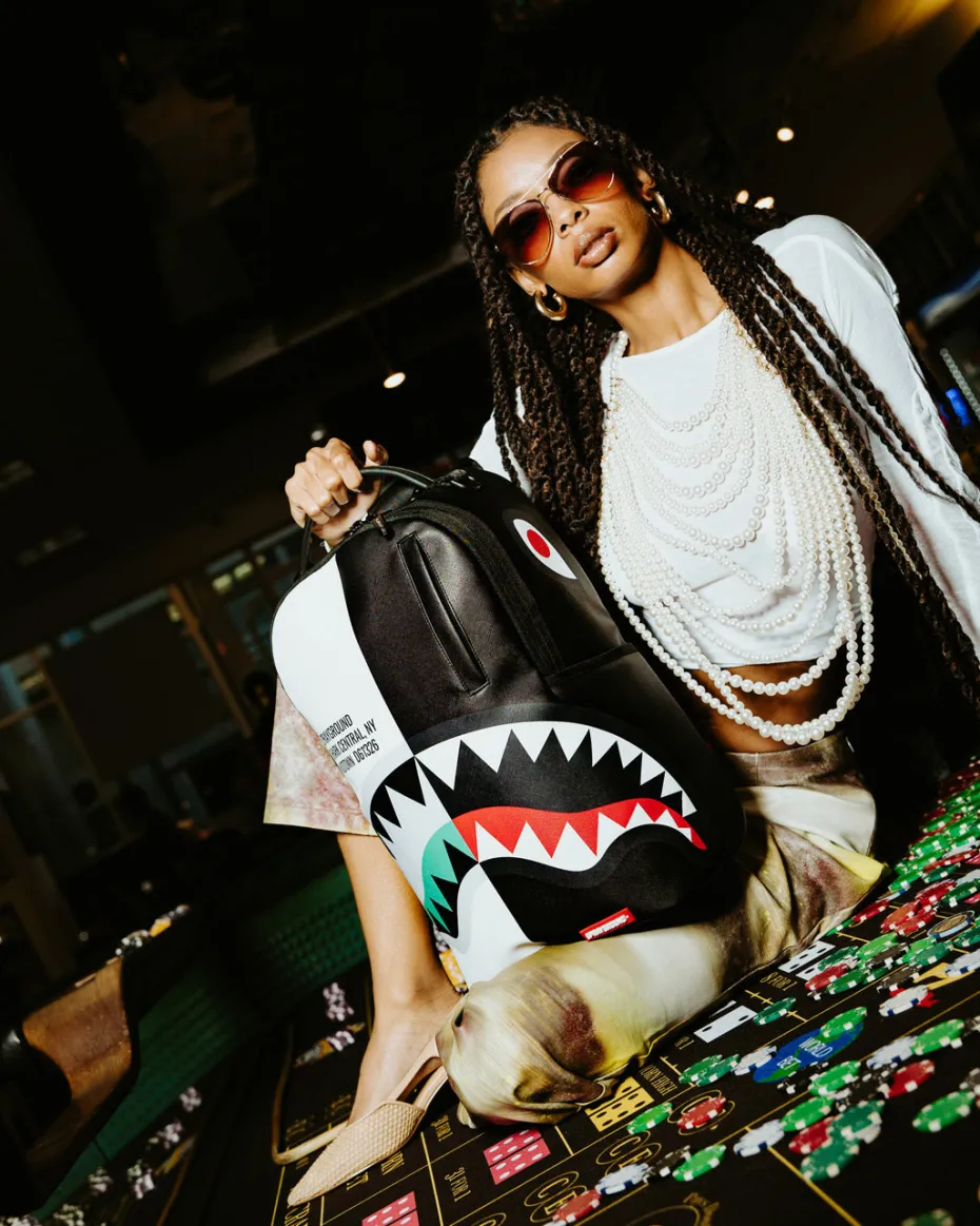 SHARK CENTRAL REFLEX DLXSV BACKPACK