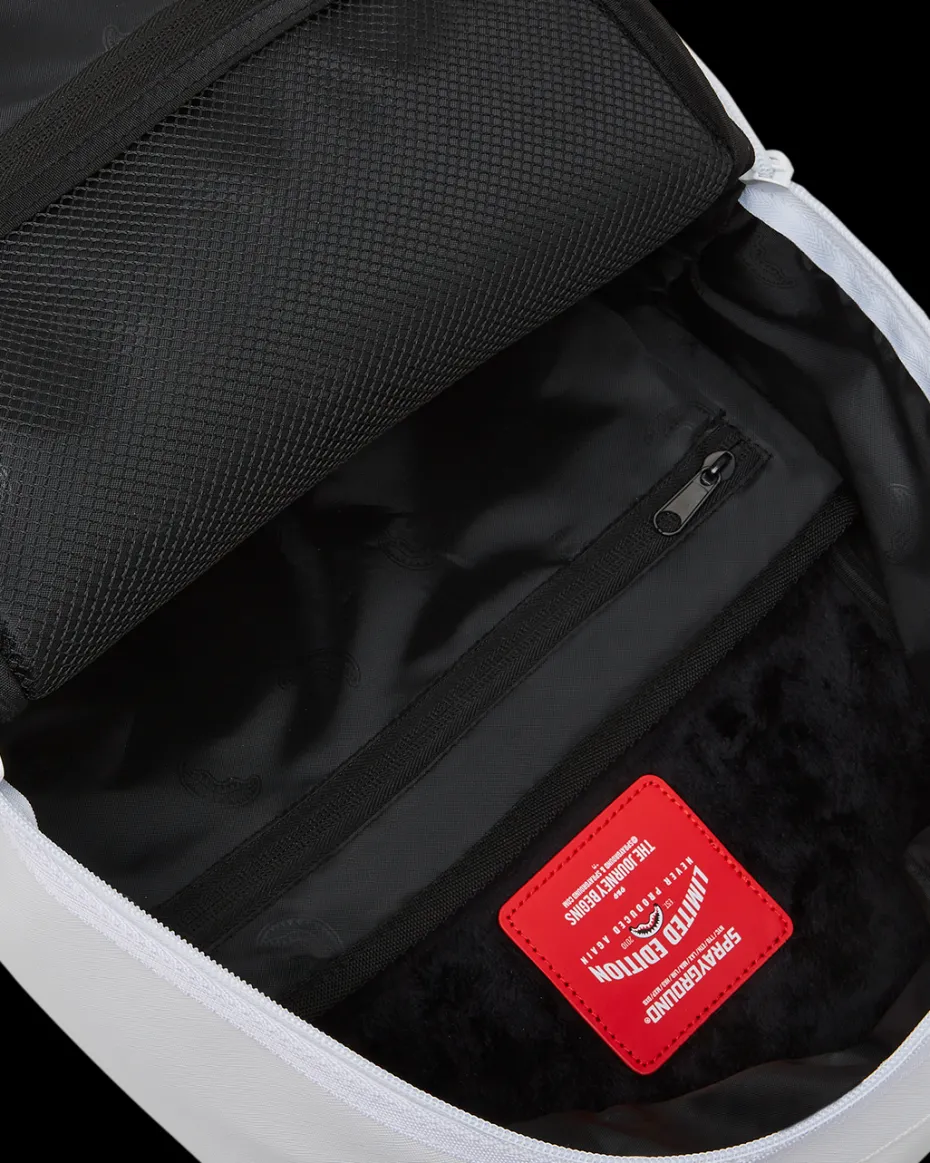 SHARK CENTRAL (WHT) BACKPACK (DLXV)