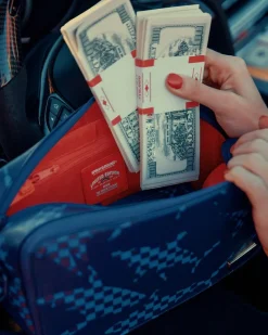 SHARK CHECK (BLUE) TOILETRY