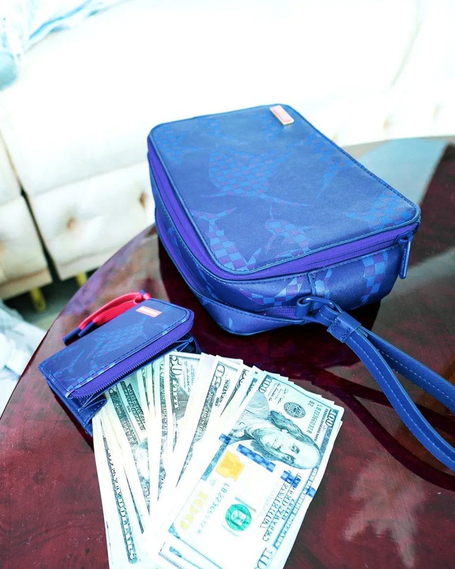 SHARK CHECK (BLUE) TOILETRY