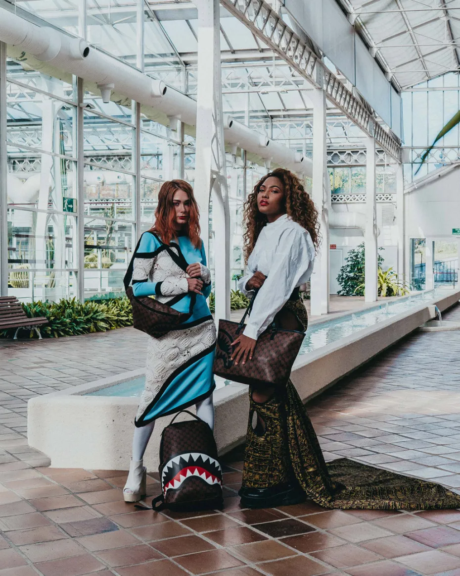 SHARKS AND SKULLS SAVVY CROSSBODY