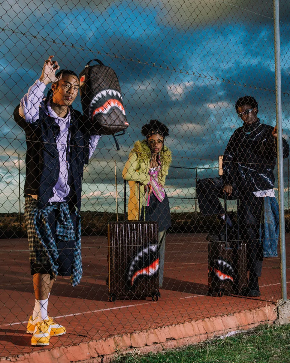SHARKS IN PARIS BLUR EFFECT BACKPACK