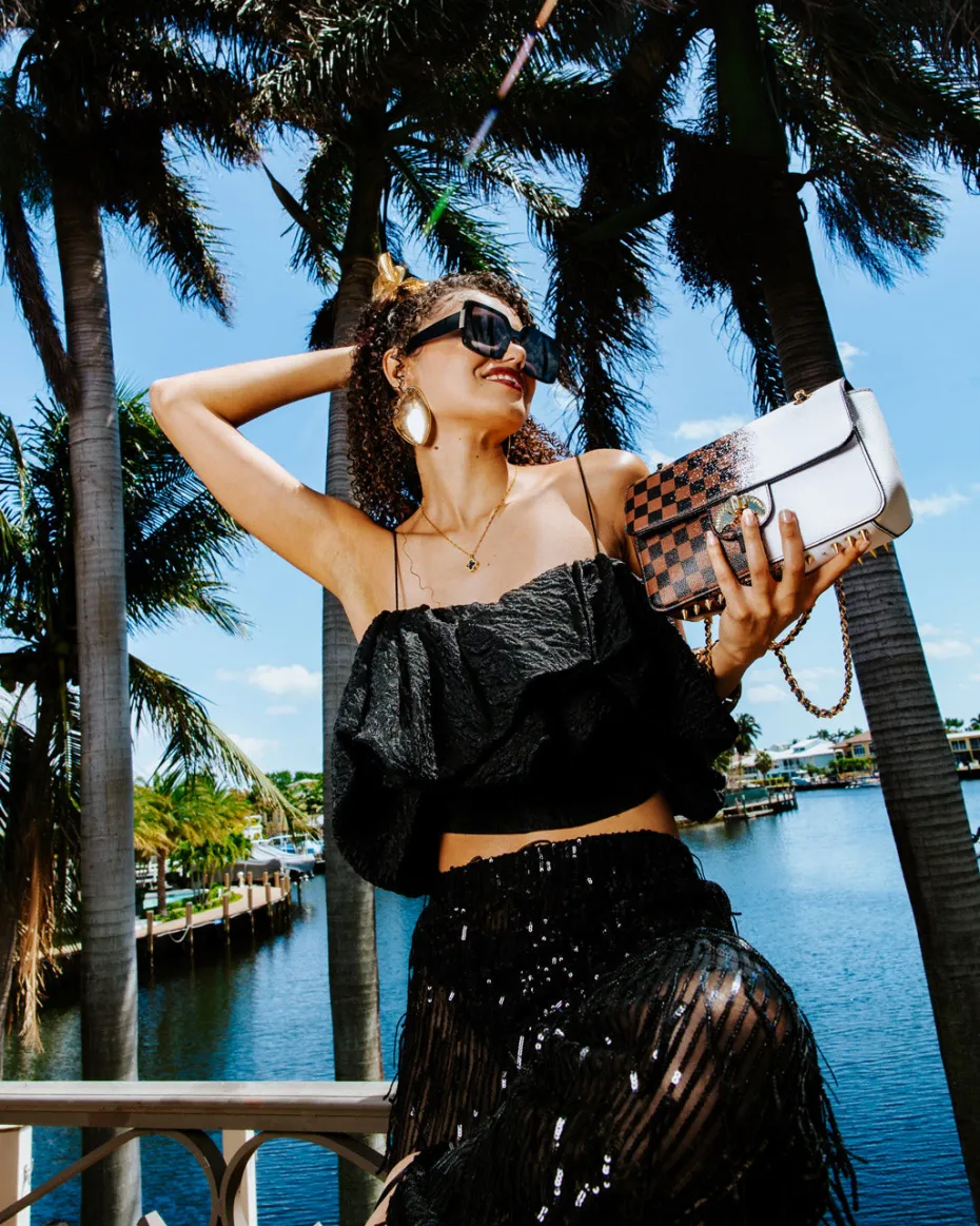 SPRAYSHARKS WORLDWIDE SHARK HANDBAG