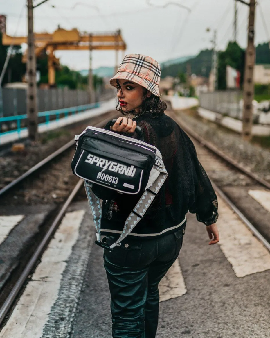 SWERVE CARGO CROSSBODY