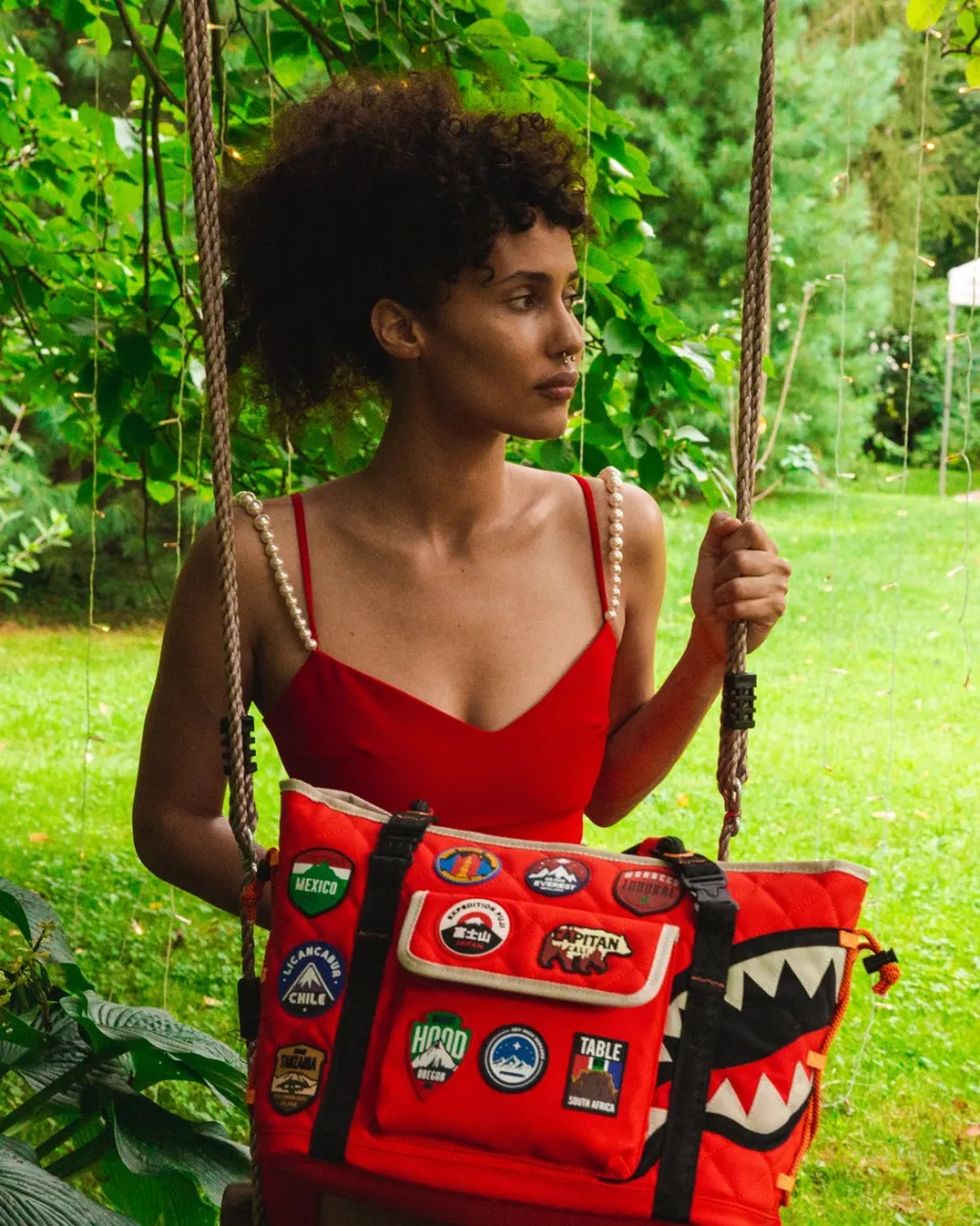 THE GLOBAL EXPEDITION TOTE