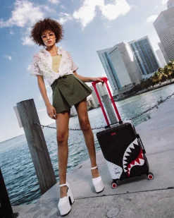 TRIPLE DECKER HEIR TO THE THRONE HARDSHELL CARRY-ON LUGGAGE